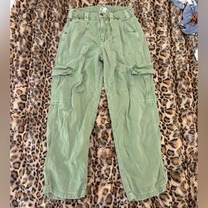 BILLABONG Women’s Green Cargo Pants!
